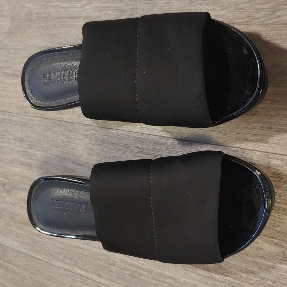 Kenneth Cole Slides - Picture 3 of 11